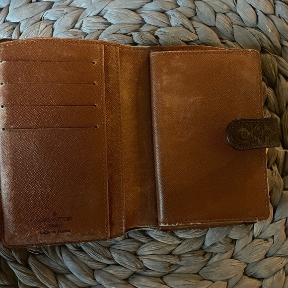 Lv kisslock wallet - Picture 3 of 4
